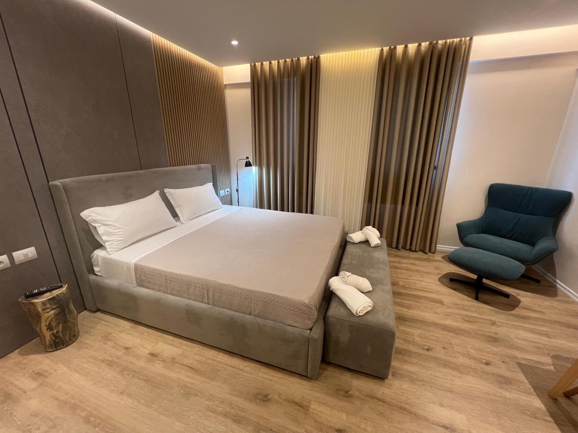 City Center Suite Тирана Екстер'єр фото