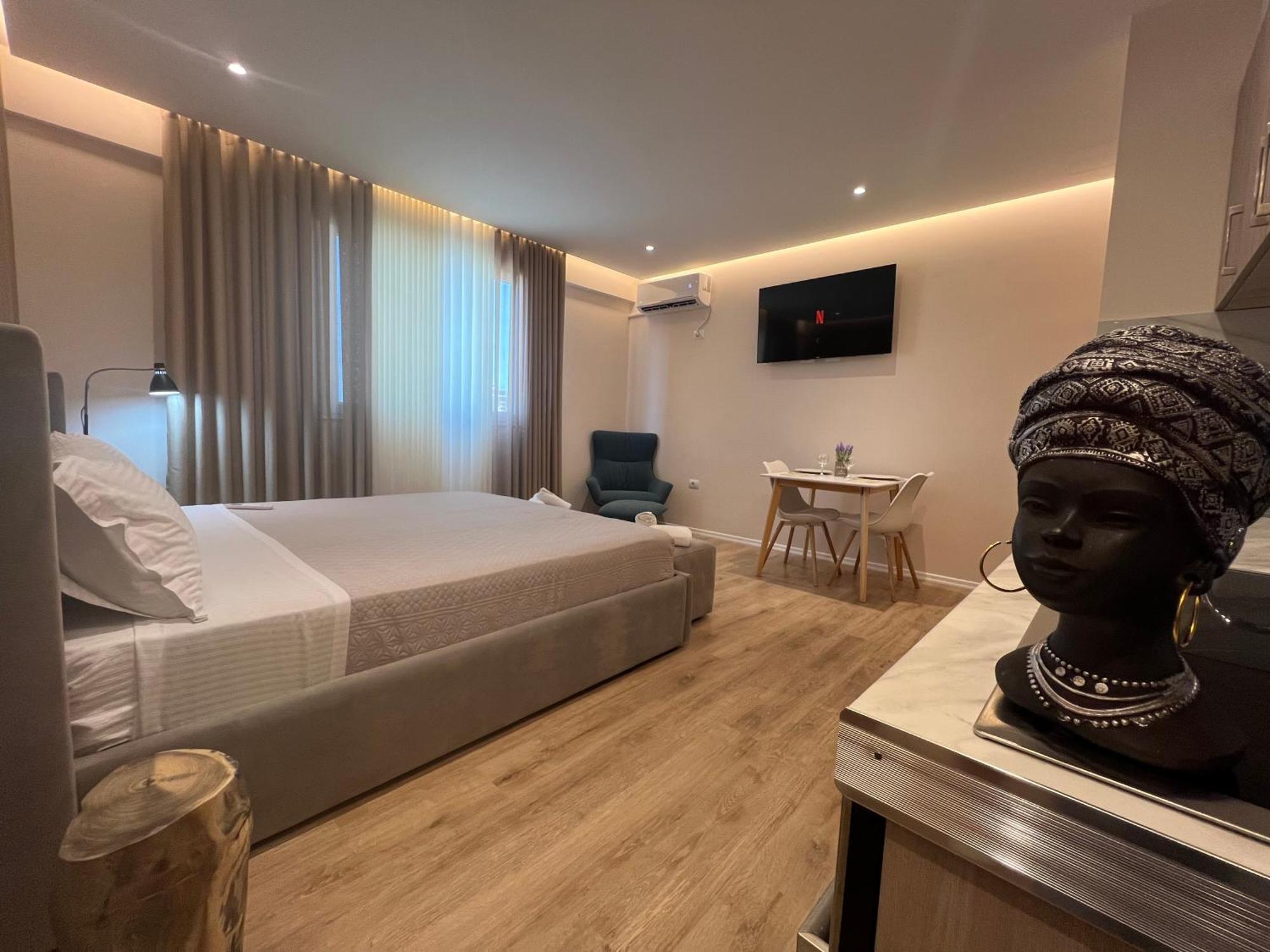 City Center Suite Тирана Екстер'єр фото